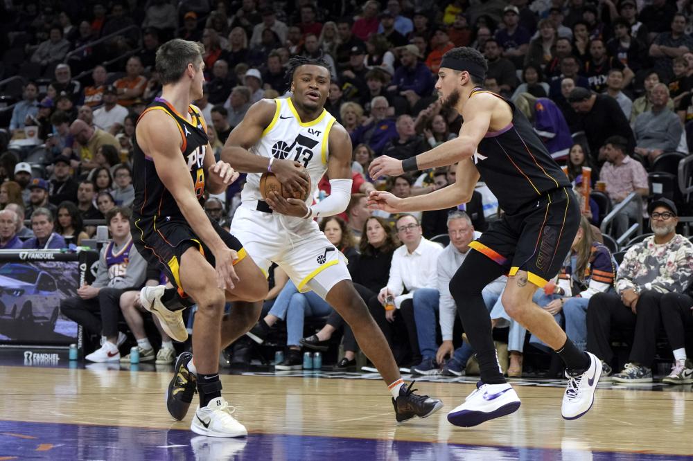 在防守端 在防守端