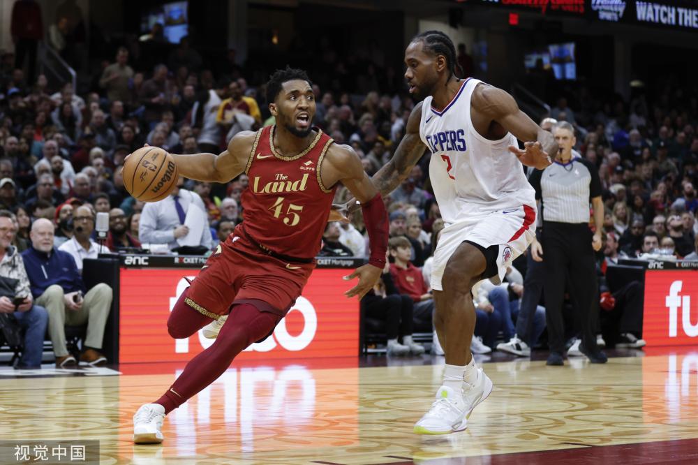 的评论家更 的评论家更